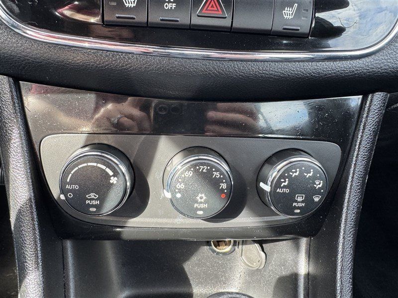 Used 2013 Chrysler 200 Limited FWD image 19