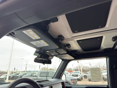New 2025 Ford Bronco Heritage Edition image 27