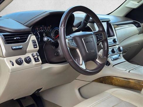 Used 2017 GMC Yukon Denali w/ Open Road Package AWD/4WD image 9