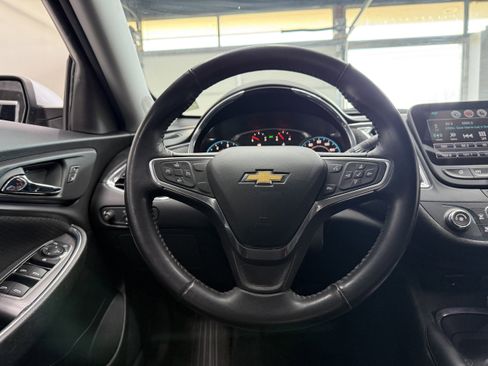 Used 2018 Chevrolet Malibu LT image 13