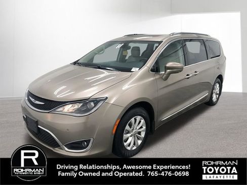 Used 2018 Chrysler Pacifica Touring-L Plus w/ Advanced Safetytec Group image 1