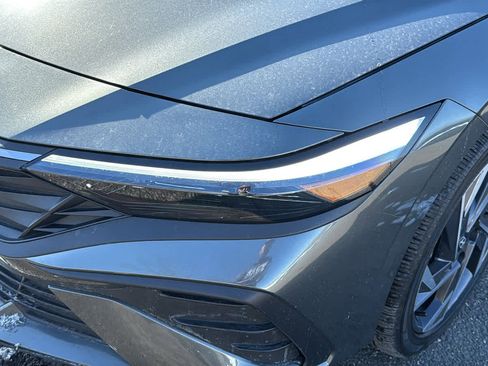 Used 2025 Hyundai Elantra SEL image 9