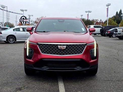 Used 2024 Cadillac XT4 Premium Luxury image 2