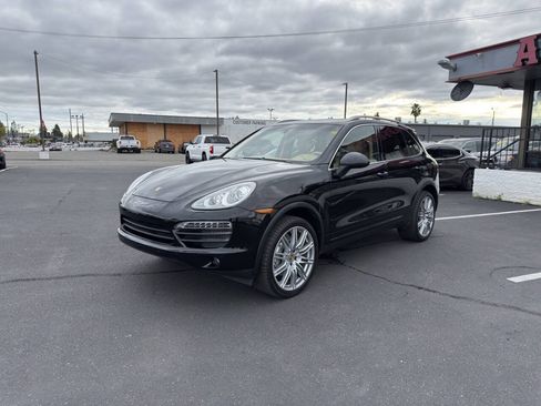 Used 2014 Porsche Cayenne S AWD/4WD image 7