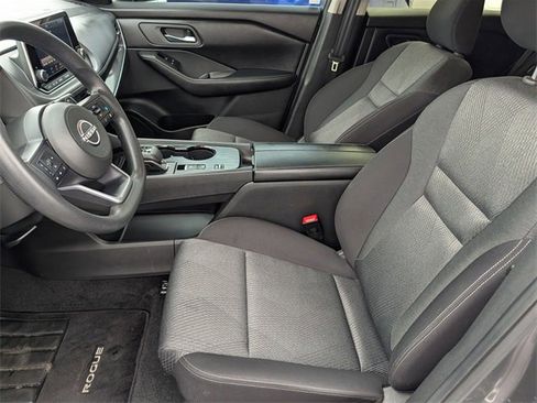 Used 2024 Nissan Rogue SV image 10