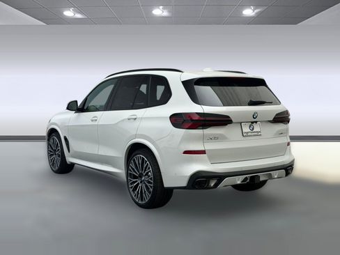 New 2026 BMW X5 xDrive40i w/ M Sport Package AWD/4WD image 3