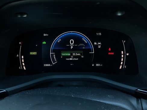 Used 2025 Toyota Camry SE image 37