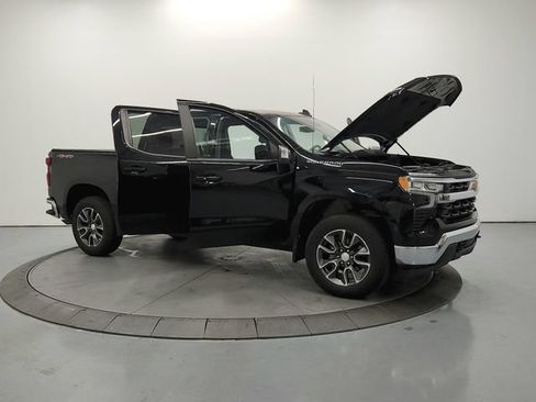 Used 2024 Chevrolet Silverado 1500 LT AWD/4WD image 10