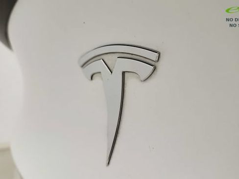 Used 2023 Tesla Model Y Performance AWD/4WD image 31