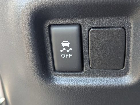 Used 2016 Nissan Versa S FWD image 21