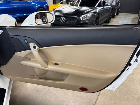 Used 2006 Chevrolet Corvette Coupe w/ Preferred Equipment Group RWD image 55