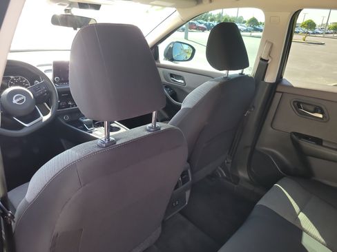 Used 2023 Nissan Rogue SV FWD image 13