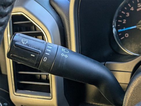 Used 2017 Ford F150 Lariat image 28