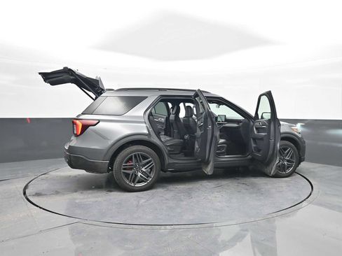 Used 2025 Ford Explorer ST-Line w/ ST-Line Street Pack AWD/4WD image 47