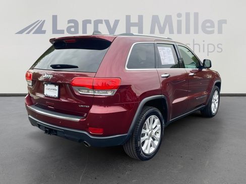 Used 2017 Jeep Grand Cherokee Limited w/ Luxury Group II image 5