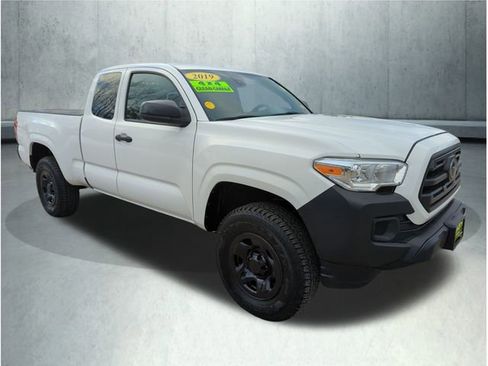 Used 2019 Toyota Tacoma SR image 7