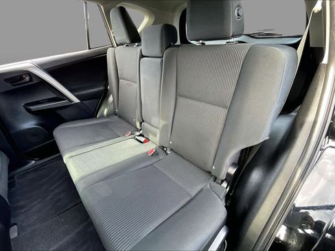 Used 2017 Toyota RAV4 LE image 19