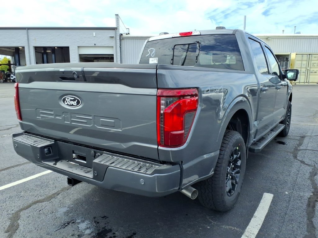 New 2026 Ford F150 XLT w/ Equipment Group 302A MID AWD/4WD image 4