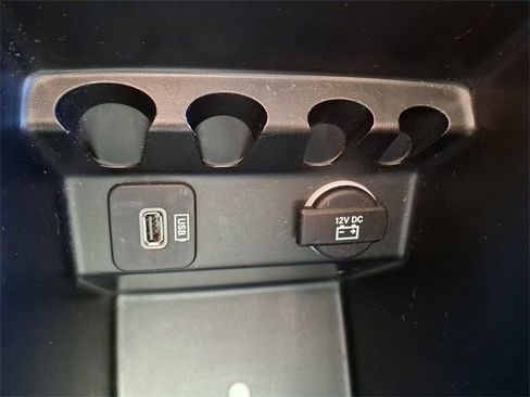 Used 2018 Jeep Cherokee Latitude image 23