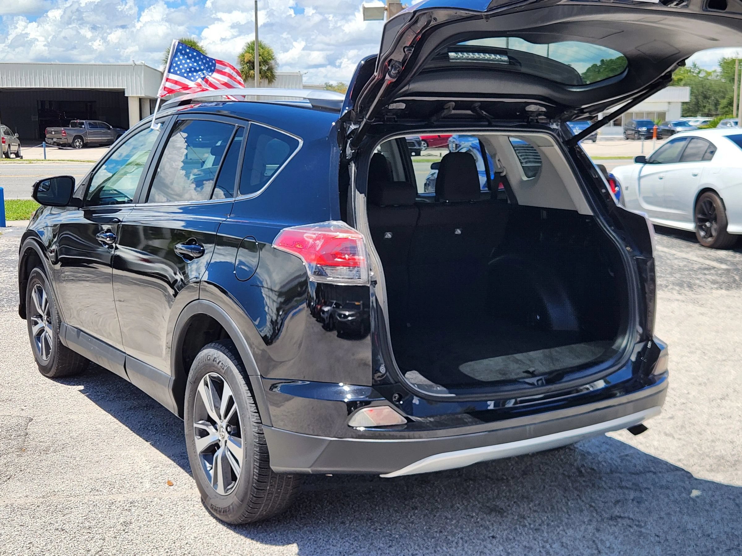 Used 2016 Toyota RAV4 XLE FWD image 17