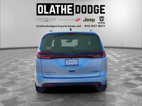New 2026 Chrysler Pacifica Limited w/ S Appearance Package image 25