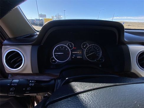 Used 2014 Toyota Tundra Limited w/ Limited Premium Package image 15