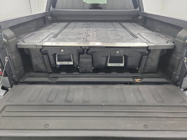 Used 2023 Nissan Frontier SV w/ Midnight Edition Package AWD/4WD image 9