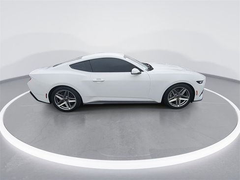 Used 2024 Ford Mustang Coupe image 9