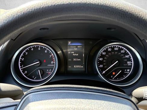 Used 2018 Toyota Camry LE FWD image 9