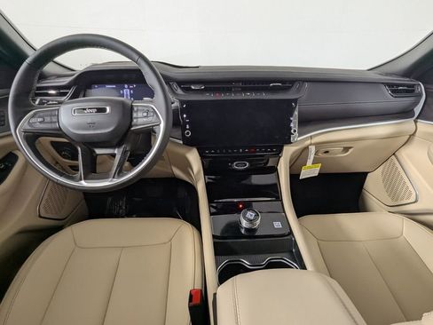 New 2026 Jeep Grand Cherokee Limited w/ Limited Altitude Package RWD image 18