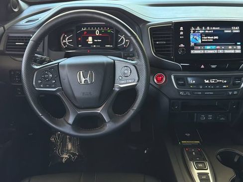 Certified 2025 Honda Passport TrailSport image 18