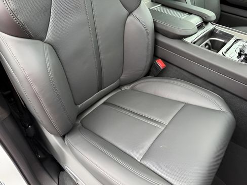 New 2026 Jeep Grand Wagoneer Limited AWD/4WD image 19
