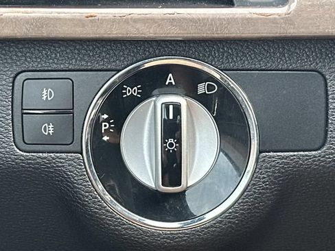 Used 2010 Mercedes-Benz E 350 Sedan image 27