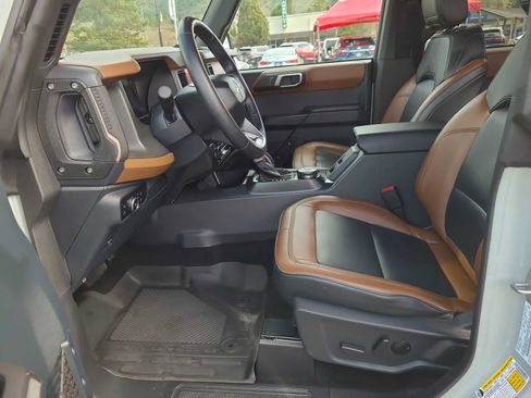 Used 2024 Ford Bronco Outer Banks image 19