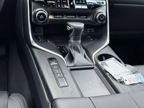 Used 2023 Lexus LX 600 Premium w/ Mark Levinson image 20