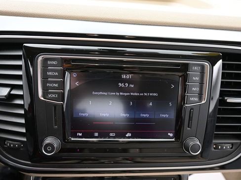 Used 2017 Volkswagen Beetle 1.8T SEL image 21