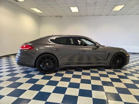 Used 2014 Porsche Panamera S RWD image 9
