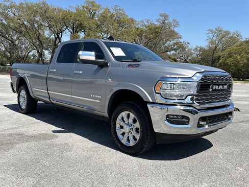 Used 2022 RAM 2500 Limited w/ Towing Technology Group image 2