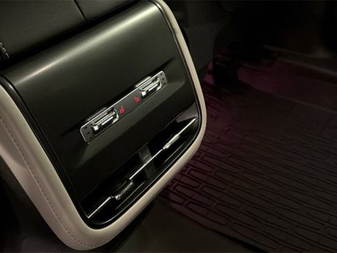 Used 2025 Lincoln Nautilus Premier w/ Equipment Group 102A image 28