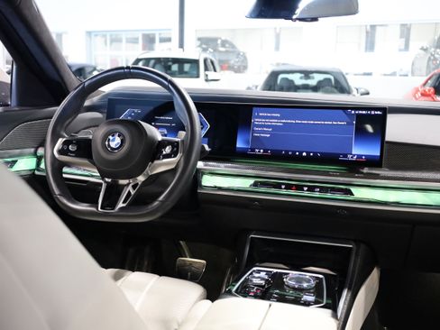 Used 2023 BMW 760i xDrive w/ Executive Package image 34