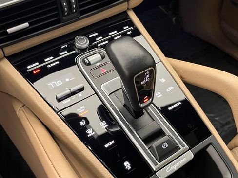 Used 2021 Porsche Cayenne image 15