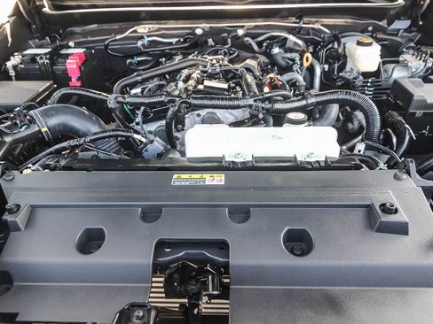 Used 2025 Toyota Tacoma TRD Sport AWD/4WD image 25