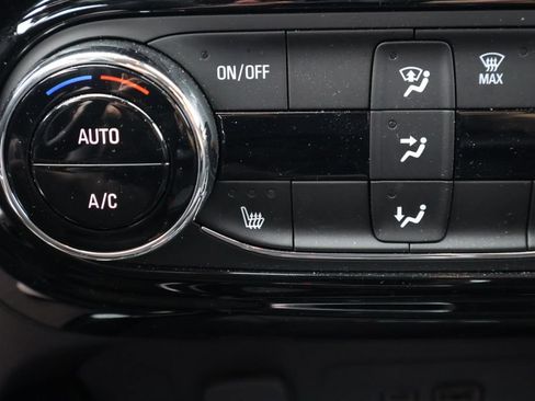 Used 2025 Chevrolet Trax ACTIV w/ Sunroof Package FWD image 25