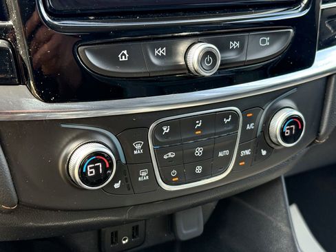 Used 2019 Chevrolet Traverse LT image 24