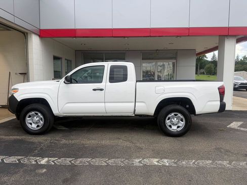Certified 2023 Toyota Tacoma SR AWD/4WD image 2