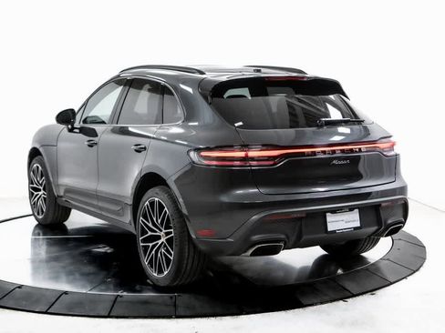 Used 2025 Porsche Macan image 3