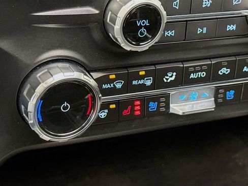 Used 2024 Ford F250 Lariat w/ Lariat Ultimate Package image 21