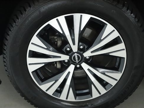 Certified 2022 Nissan Rogue SV FWD image 35