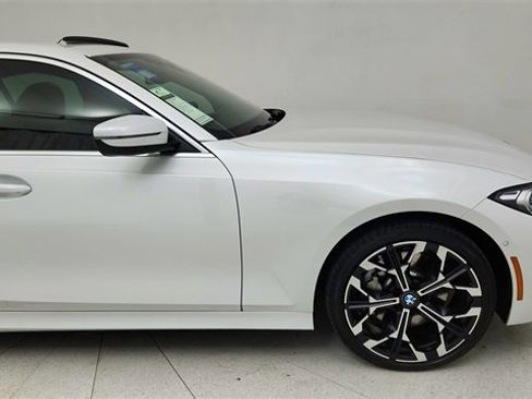 Used 2025 BMW 330i xDrive Sedan image 7