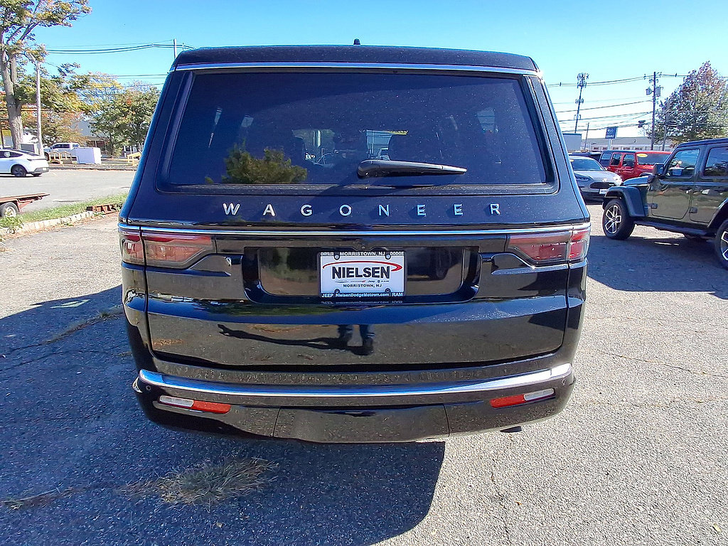 Used 2025 Jeep Wagoneer Series II AWD/4WD image 7